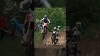 Miniature : MOTOCROSS IN SLOW MOTION
