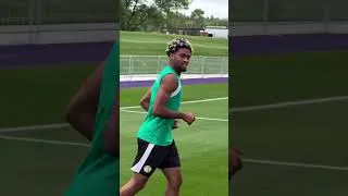 Miniature : Ibrahima Mbaye avec les lions