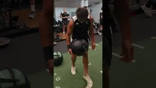Miniature : 𝗕𝗔𝗖𝗞 𝗧𝗢 𝗪𝗢𝗥𝗞 💪  #rugby #provencerugby #rugbyman #musculation