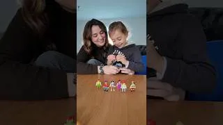 Miniature : On ouvre des Kinder Playmobil Disney avec Ellyn 🤩