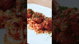 Miniature : Spaghetti & Meatballs – A Taste of Home! 🍝❤️ #shorts