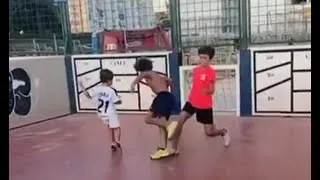 Miniature : Football Espagne France Raphaël Lhuissier Chevallier (9 ans) durant la Covid à Valencia