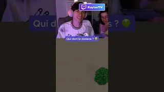 Miniature : WTF LES SIMS SONT VRAIMENT BIZARRES 😱 - RAYTON