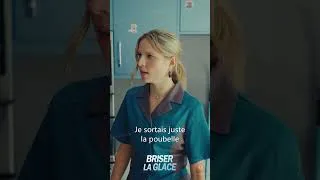 Miniature : 🧊Essaies-tu de m’aider ou de me mettre dans l’embarras ? | Briser la Glace #ReelShort #hockey