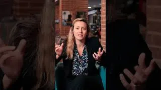 Miniature : Une minute d'histoire aux RVH2025 | Épisode 1/13 ! Avec Delphine Diaz #histoire #interview #RVH2025