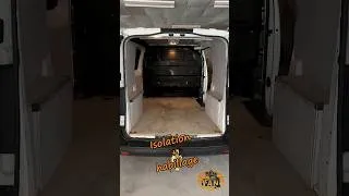 Miniature : Isolation et habillage bois dans un utilitaire pour futur van aménagé