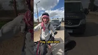Miniature : Police problems while cycling in Egypt