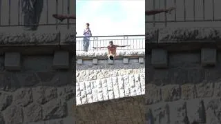 Miniature : plongeon professionnel d'un pont iconique de France super haut 😱🤯🔥 #shorts