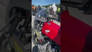 Miniature : Moto légende et la passion des anciennes.