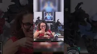 Miniature : Elle joue avec les nerfs