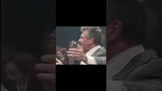 Miniature : Shane McMahon explose Shawn Michaels à travers la table #shanemcmahon #puissancecatch #rtl9