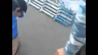 Miniature : Un chinois se fait exploser des pétards dans la bouche