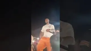 Miniature : Dadju en communion avec son public (Live Prestation)