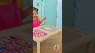 Miniature : 🚽 Qu’est-ce qui va dans les toilettes ? 😇 Les enfants apprennent en s’amusant !