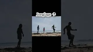 Miniature : Jonglage ⚽☀️🏖️ #shortvideo #jonglage #football #foot #freestyle #shorts #plage #fun #footballshorts
