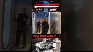 Miniature : Tesla Diner & Supercharger Hollywood : OPEN 24/7 LOS ANGELES