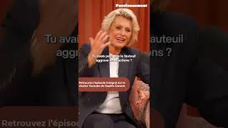 Miniature : Son fauteuil roulant lui évite le pire