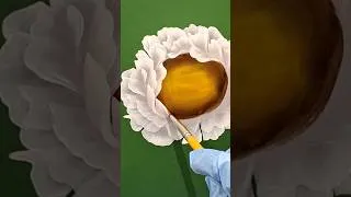Miniature : Peindre des grandes fleurs blanches en relief avec une méthode simple