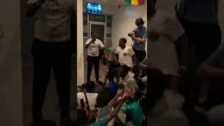 Miniature : La fanzone de New York célèbre le but du Sénégal
