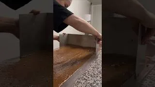 Miniature : Opération cadrage de notre ganache Praliné, aujourd'hui, avant découpe puis enrobage chocolat 🍫