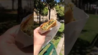 Miniature : Une des plus anciennes spanakopita d’Athènes 🇬🇷 #streetfood #shorts #athènes #grèce