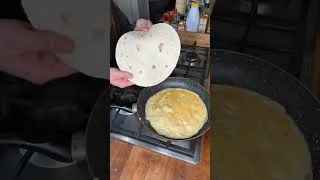 Miniature : Omelette en galette, épinards & fêta 🥙 tous les détails sur IG ! #food #asmrfood #recette #recipe
