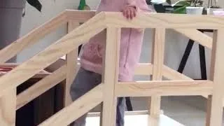 Miniature : Développer la motricité globale du jeune enfant avec un escalier avec marches et pente douce