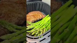 Miniature : Steak in Airfryer ? #shorts