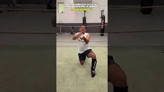 Miniature : 🔴[BOXE] OBLIGÉ QUEL DIT OUIIIII 😭 🔴 #boxethai #humour #boxing #mma