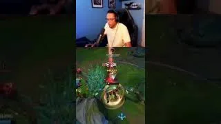Miniature : LE DON ZOUK CETTE JEUNE ÉPÉISTE EN PANIQUE 👿🔪👧