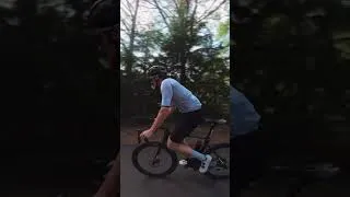 Miniature : LA MEILLEURE caméra pour CYCLISTES ! insta360 Go Ultra 😍 53g de 4k60 #shorts #insta360