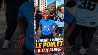 Miniature : L’enfant a manger Le poulet il sait danser