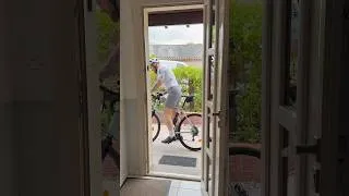 Miniature : Tu dois juste aller chercher du pain mais .. 🥶 #shorts #velo
