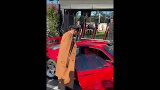 Miniature : Lewis Hamilton arrive à Monza avec sa Ferrari F40 (vidéo complète)