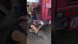 Miniature : Petite surprise sur le bus 🫣 #busamenage #renovation #automobile