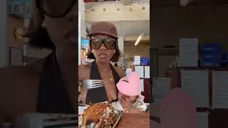 Miniature : Clean girl dès l’utérus en faiiitse. Minimum son déjeuner en terrasse elle a dit💅🏾