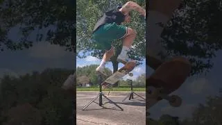 Miniature : Ollie : Sauter un obstacle en skate (extrait)
