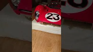 Miniature : Montage de la Ferrari 330 P4 1/8 par Altaya N°99 et 100