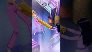 Miniature : Je l’ai vu en premier ! 🩱👚🩳 #Shorts #totallyspies