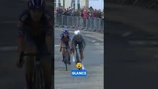Miniature : that look back cost him everything… wait no #cycling #racefinish #twist