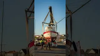 Miniature : Ils mettent son bateau à l’eau (Hasselblad X2DII)
