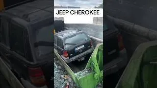 Miniature : détruire une très belle #jeep grande cherokee dans une casse auto