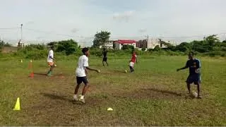 Miniature : Travaille ta vision de jeu avec une balle de tennis.