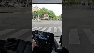 Miniature : Musique à fond dans le bus… il provoque le chauffeur !