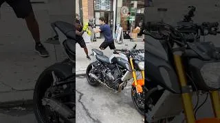 Miniature : De retour à New York sur la Yamaha MT-07 avec fourche de R6 #mt07 #bylderz #mt07yamaha
