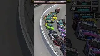 Miniature : 1er gros accident de ces Daytona 500 | #tweatz19 sur #Twitch