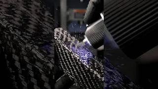 Miniature : This Tool Uses Sound to Cut Carbon Fiber