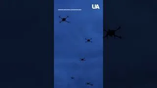 Miniature : Des militaires ukrainiens ont livré de la NOURRITURE par DRONE à Olechky OCCUPÉE