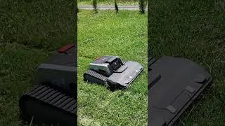 Miniature : Lymow One Plus : le robot tondeuse tank qui sait être délicat