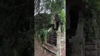 Miniature : JE TROUVE UNE MINI ÉGLISE ABANDONNÉE💀